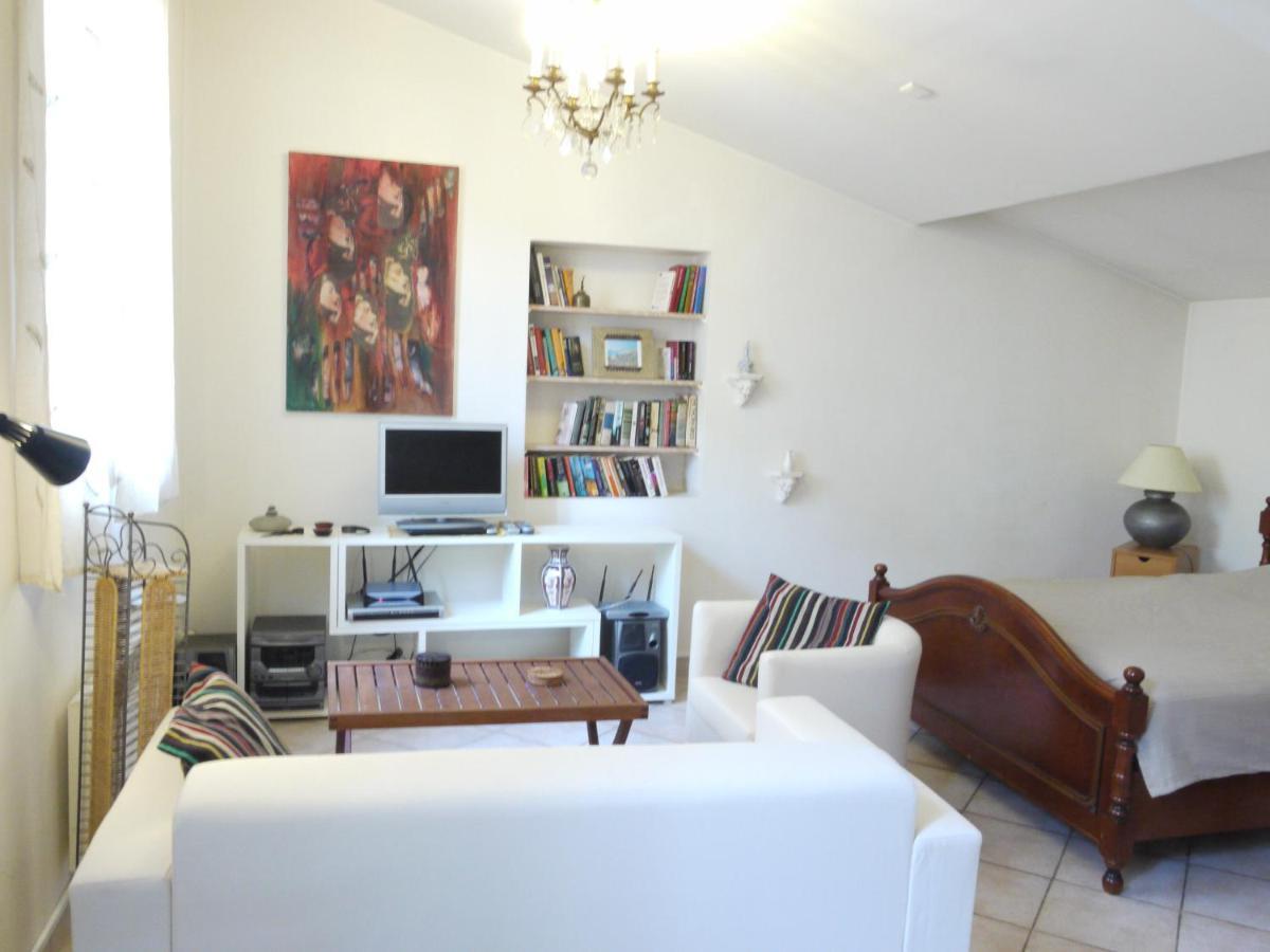 Leilighet Studio 6 - A Quiet And Spacious Studio Flat In The Old Town *